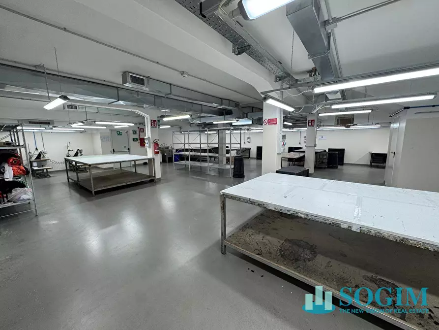 Immagine 14 di Capannone industriale in vendita  a Opera