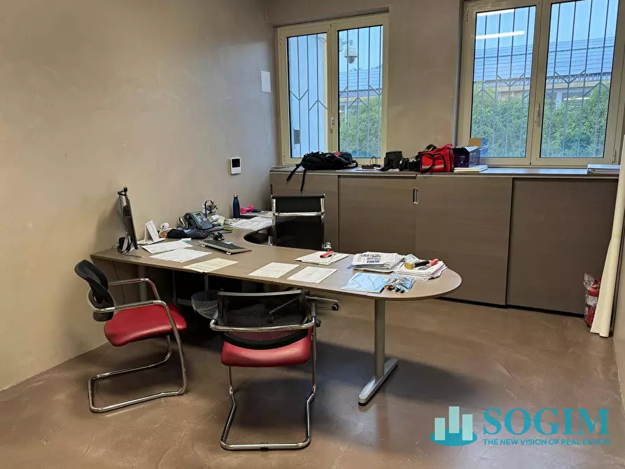 Immagine 19 di Capannone industriale in vendita  a Opera