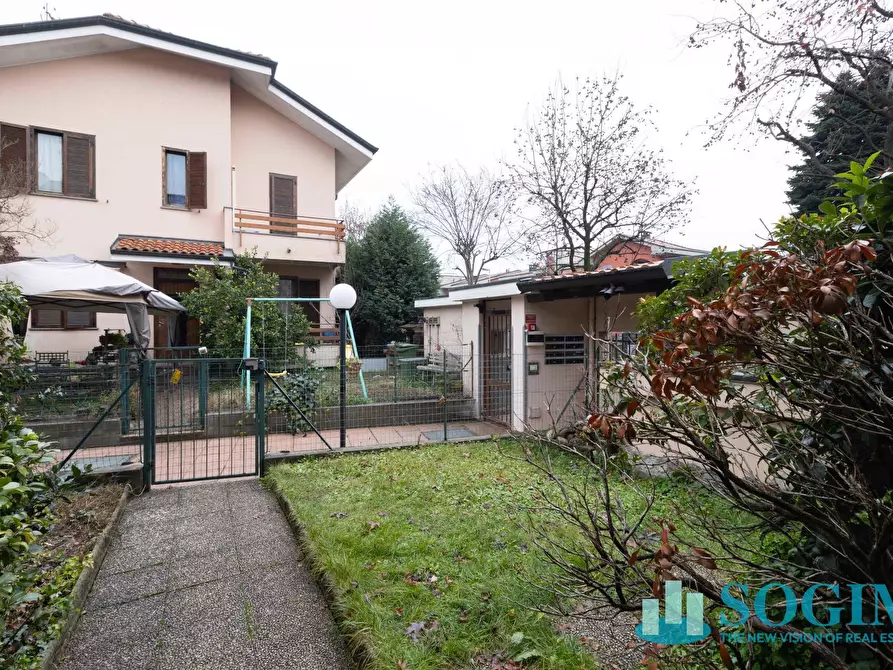 Immagine 73 di Villetta a schiera in vendita  in via maria grazia deledda 1 a Agrate Brianza