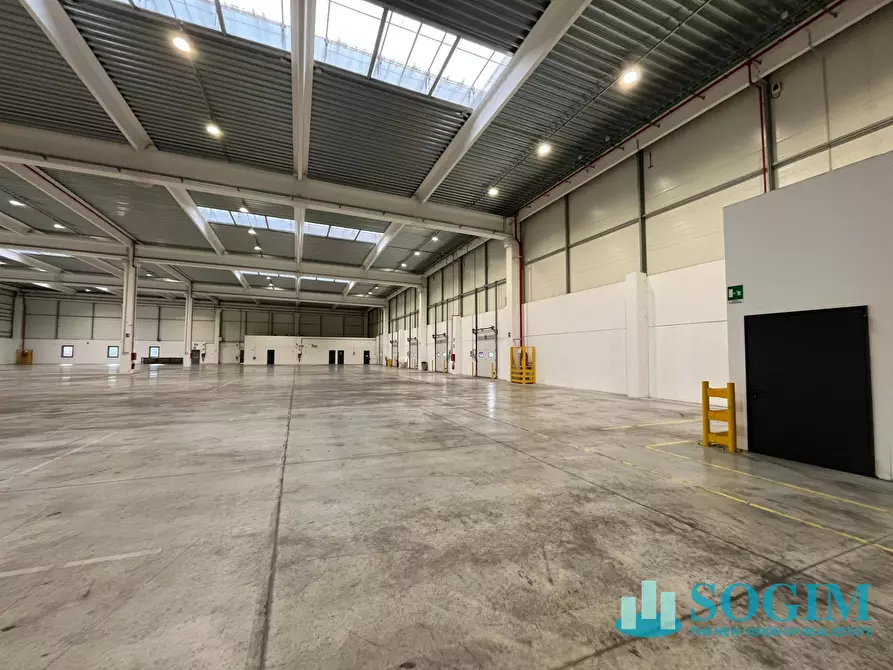 Immagine 17 di Capannone industriale in affitto  a Castel San Giovanni