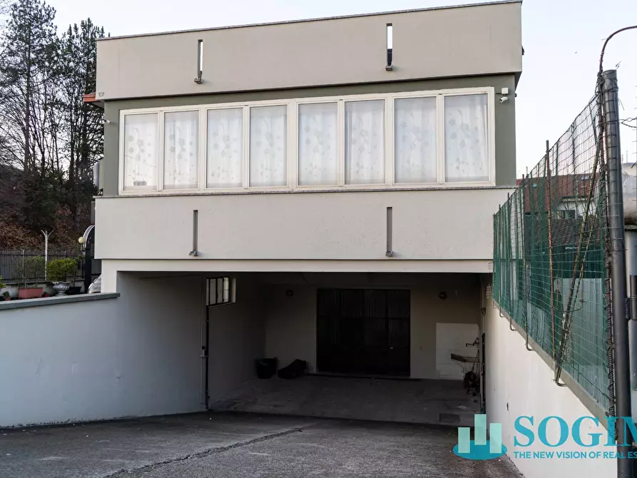 Immagine 11 di Locale commerciale in vendita  in Statale Dei Giovi a Cermenate