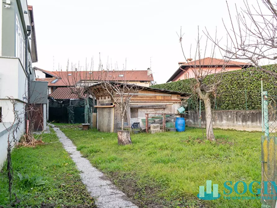 Immagine 15 di Locale commerciale in vendita  in Statale Dei Giovi a Cermenate