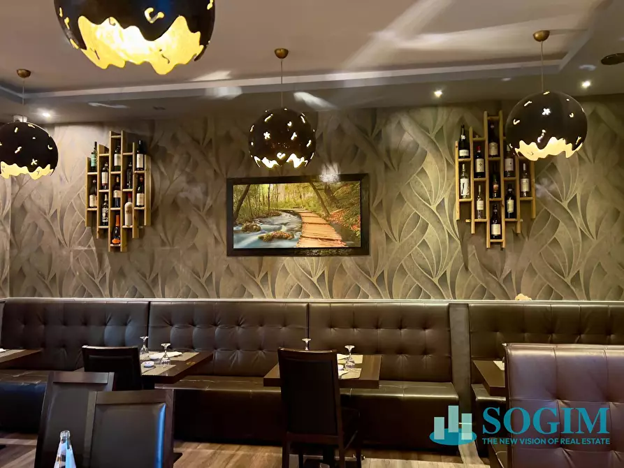 Immagine 6 di Locale commerciale in vendita  in Statale Dei Giovi a Cermenate