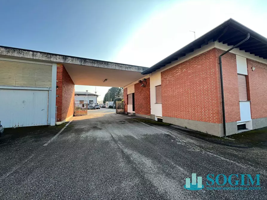 Immagine 3 di Capannone industriale in vendita  in Via Rembrandt 5 a Inveruno