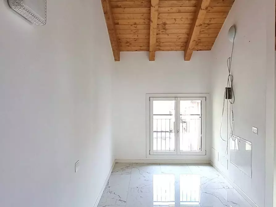 Immagine 29 di Villa in vendita  in Via Giuseppe Di Vittorio 29 a Sesto San Giovanni