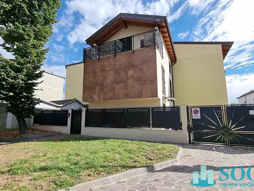 Immagine 62 di Villa in vendita  in Via Giuseppe Di Vittorio 29 a Sesto San Giovanni