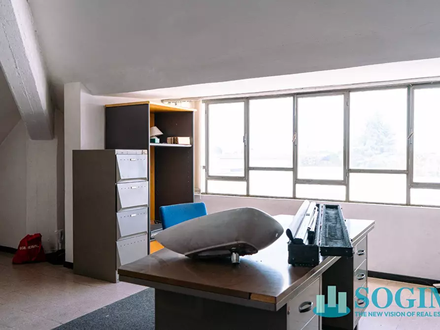 Immagine 21 di Capannone industriale in vendita  a Desio