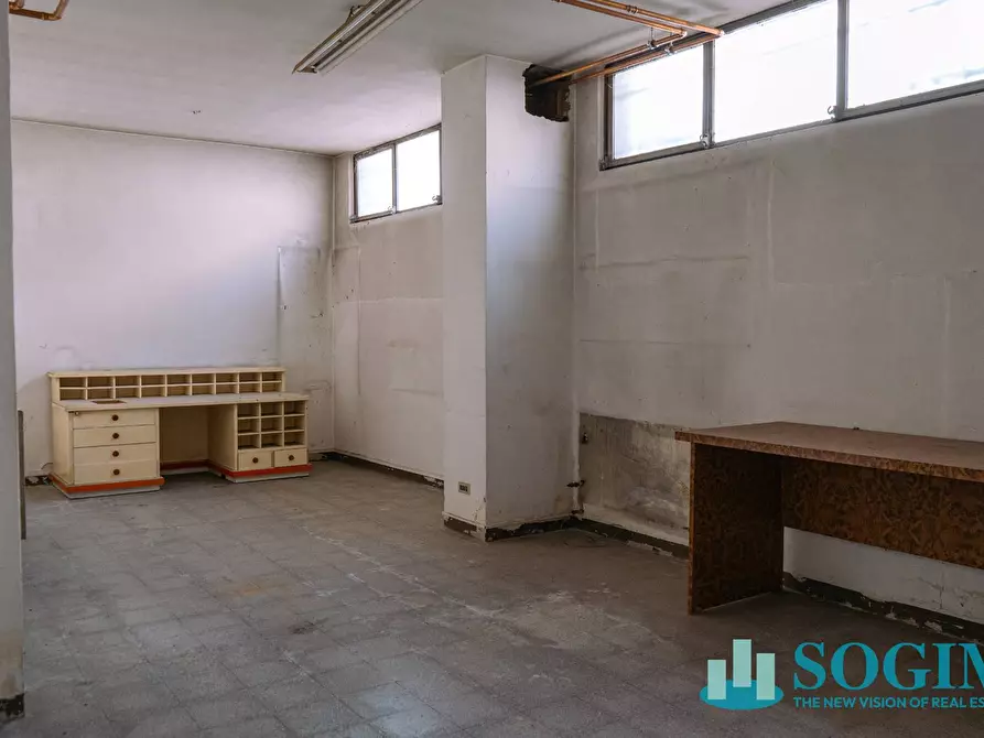 Immagine 27 di Capannone industriale in vendita  a Desio