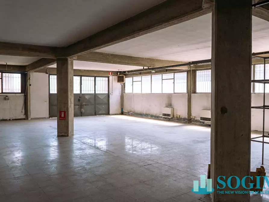 Immagine 31 di Capannone industriale in vendita  a Desio