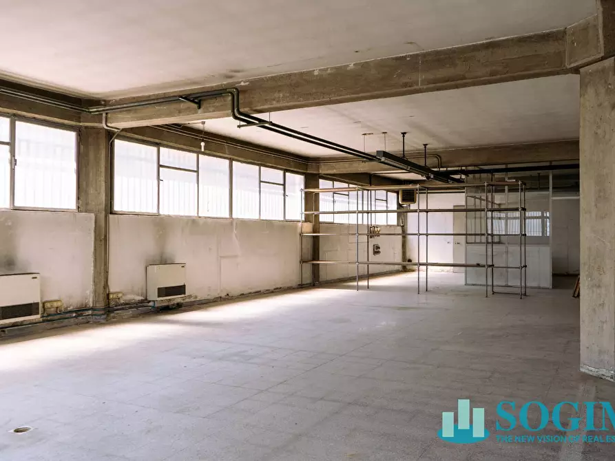 Immagine 32 di Capannone industriale in vendita  a Desio