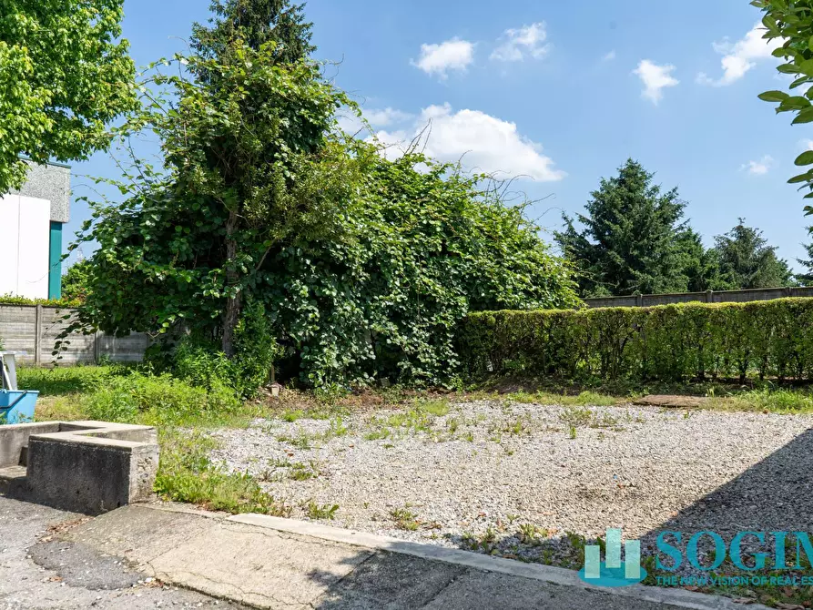 Immagine 38 di Capannone industriale in vendita  a Desio