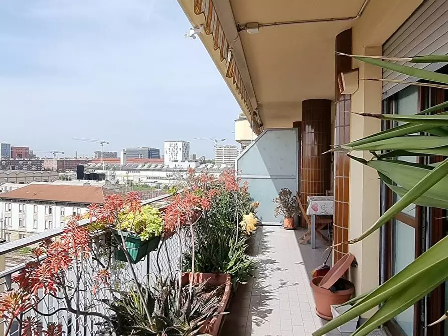 Immagine 9 di Appartamento in vendita  in via Doberdò 32 a Milano