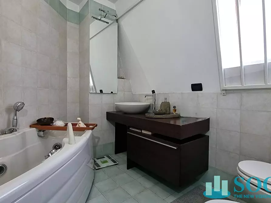 Immagine 42 di Appartamento in vendita  in via Doberdò 32 a Milano