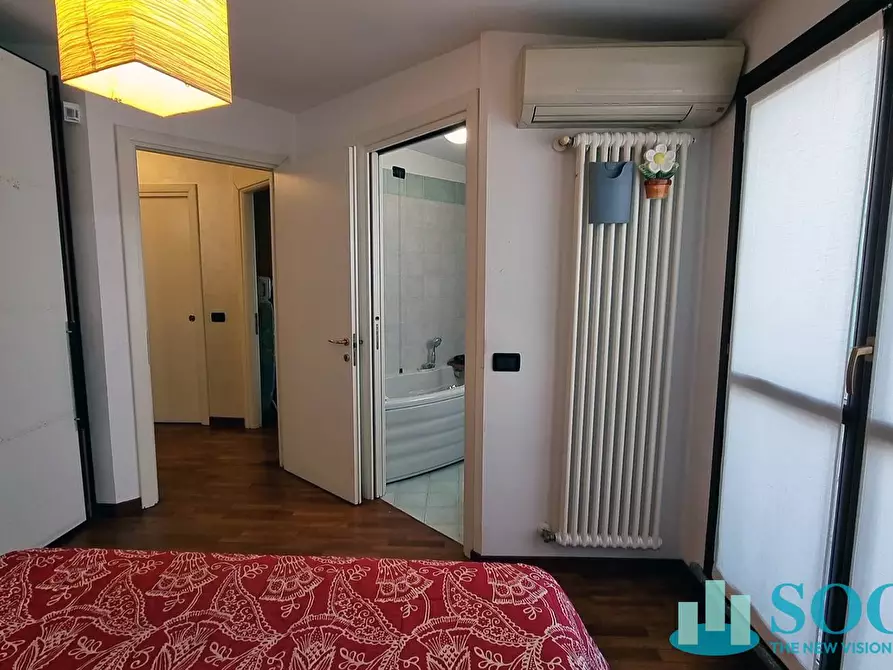 Immagine 41 di Appartamento in vendita  in via Doberdò 32 a Milano