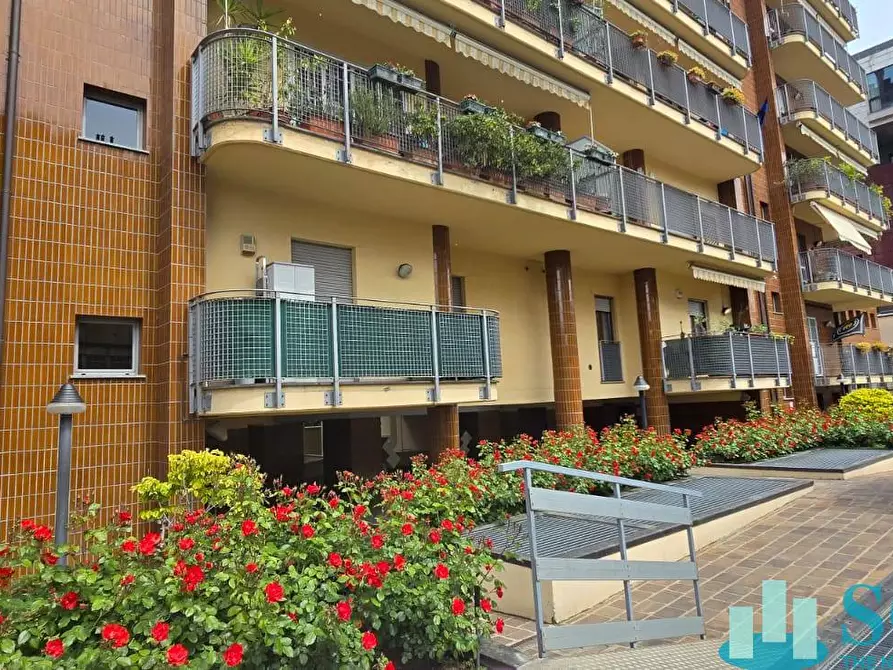 Immagine 57 di Appartamento in vendita  in via Doberdò 32 a Milano