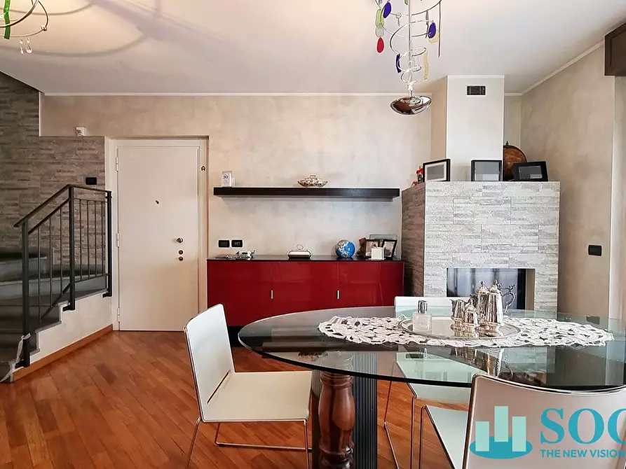 Immagine 6 di Appartamento in vendita  in via Doberdò 32 a Milano