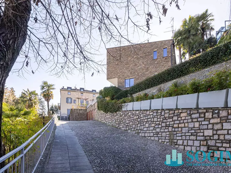 Immagine 50 di Villa in vendita  in Via Bellinzona a Como