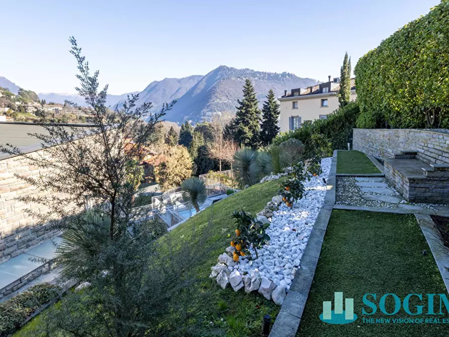 Immagine 49 di Villa in vendita  in Via Bellinzona a Como