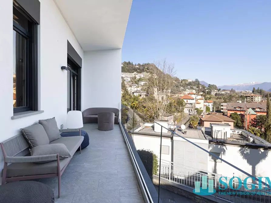 Immagine 28 di Villa in vendita  in Via Bellinzona a Como