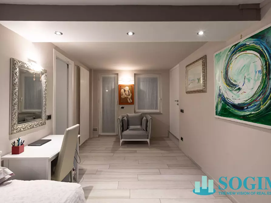 Immagine 40 di Villa in vendita  in Via Bellinzona a Como