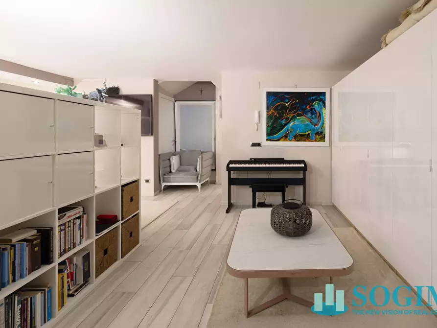 Immagine 43 di Villa in vendita  in Via Bellinzona a Como