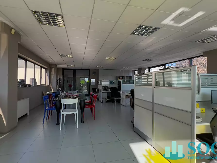 Immagine 11 di Capannone industriale in vendita  a Varedo