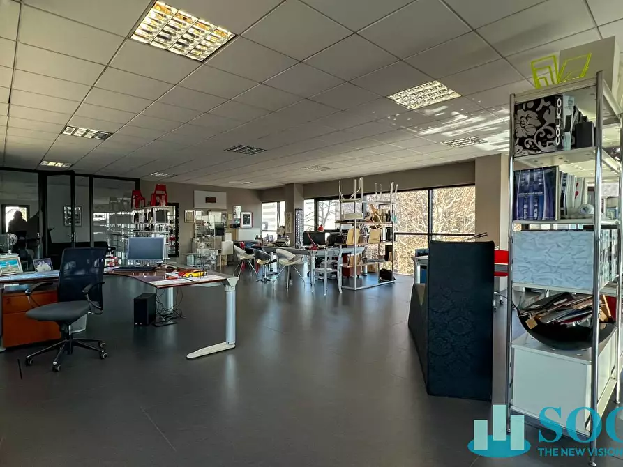 Immagine 7 di Capannone industriale in vendita  a Varedo