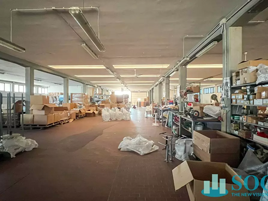Immagine 20 di Capannone industriale in vendita  a Varedo