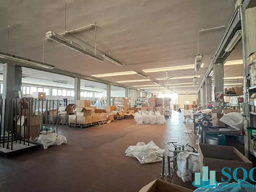 Immagine 21 di Capannone industriale in vendita  a Varedo