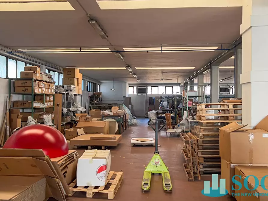 Immagine 25 di Capannone industriale in vendita  a Varedo