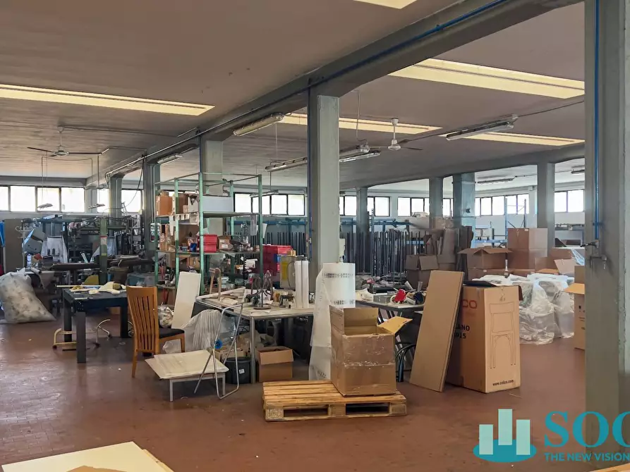 Immagine 26 di Capannone industriale in vendita  a Varedo