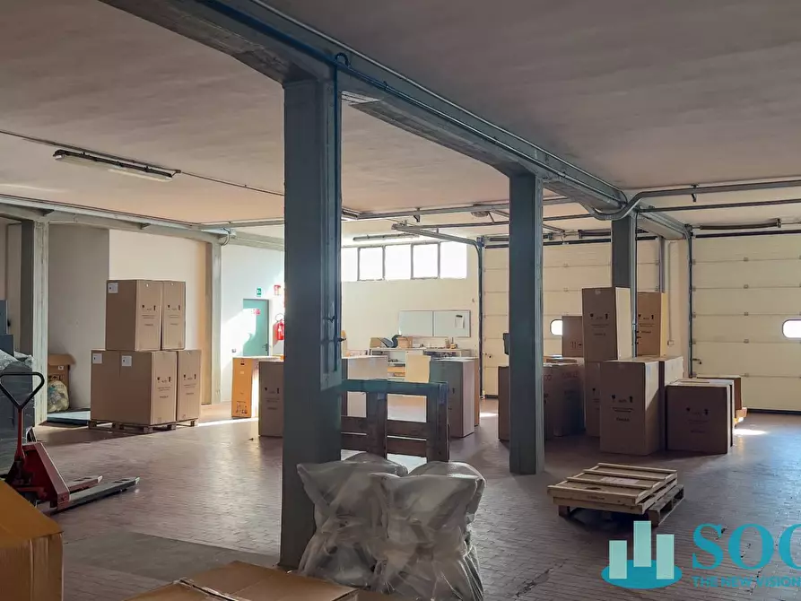 Immagine 27 di Capannone industriale in vendita  a Varedo