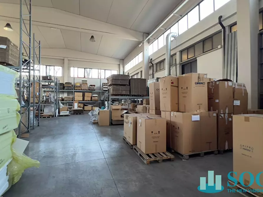 Immagine 35 di Capannone industriale in vendita  a Varedo