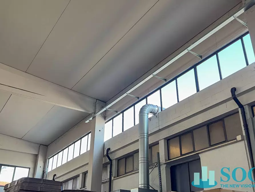 Immagine 36 di Capannone industriale in vendita  a Varedo