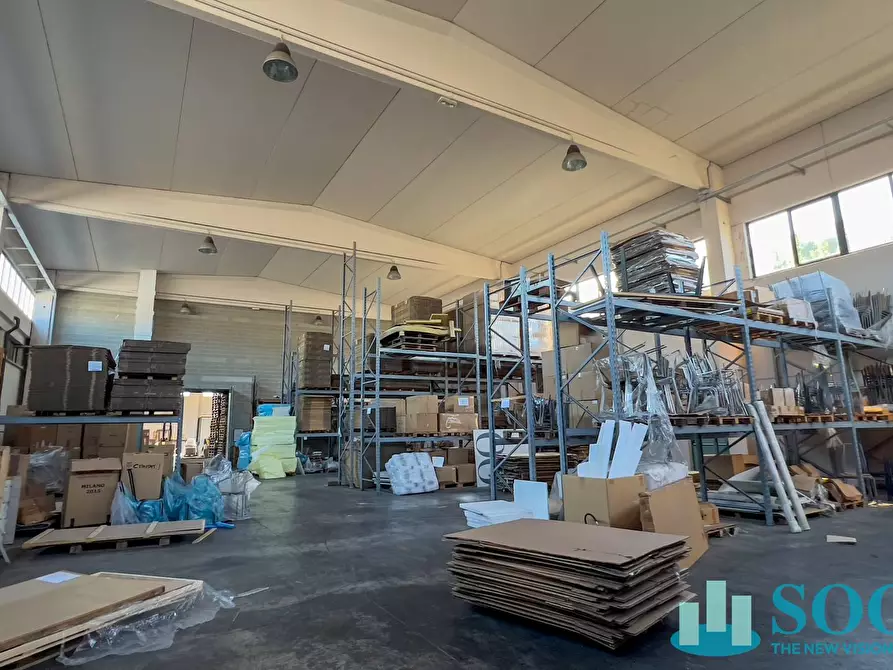 Immagine 39 di Capannone industriale in vendita  a Varedo