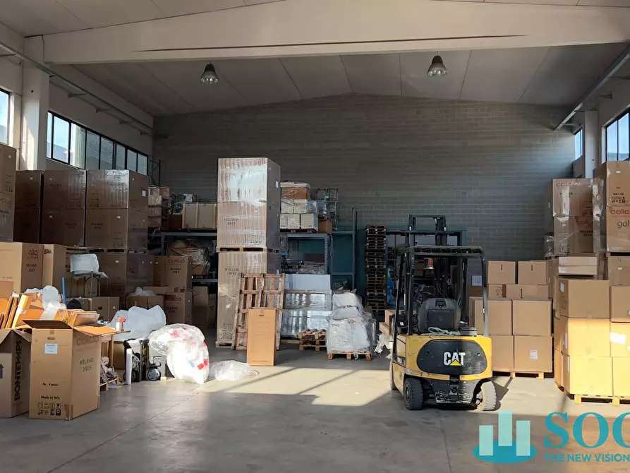 Immagine 45 di Capannone industriale in vendita  a Varedo