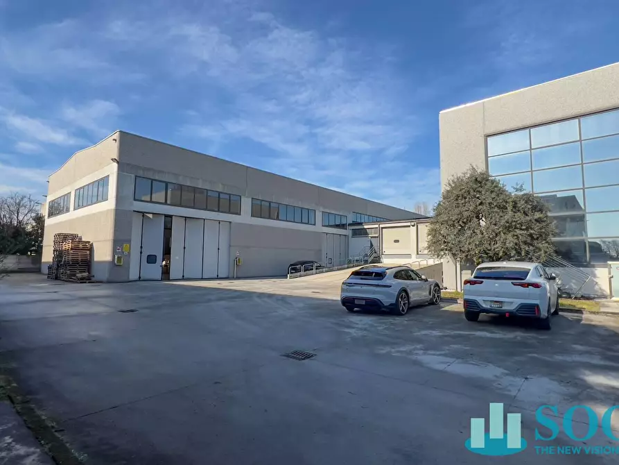 Immagine 50 di Capannone industriale in vendita  a Varedo