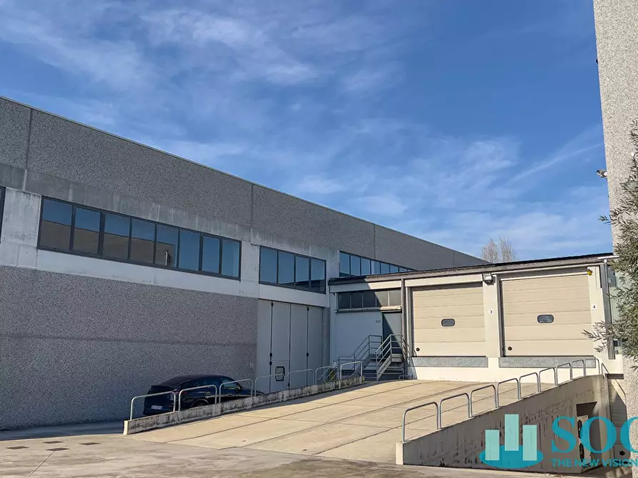 Immagine 53 di Capannone industriale in vendita  a Varedo