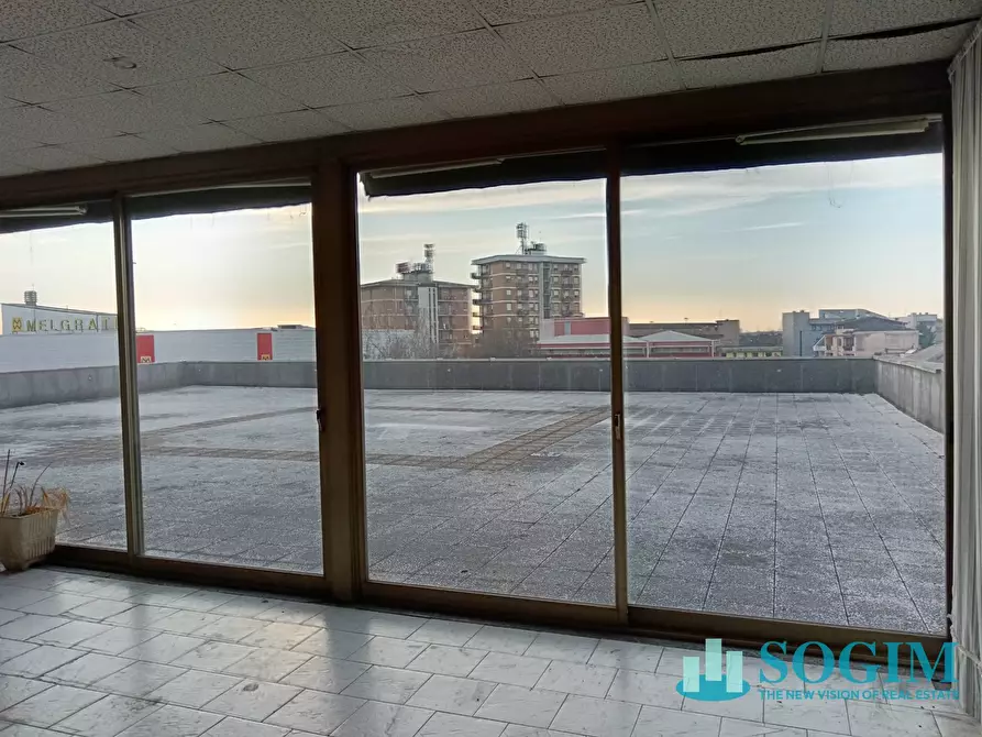 Immagine 5 di Locale commerciale in vendita  in via carducci 97 a Lissone