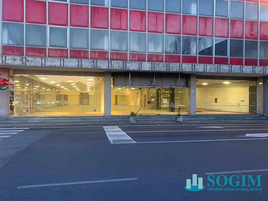 Immagine 27 di Locale commerciale in vendita  in via carducci 97 a Lissone