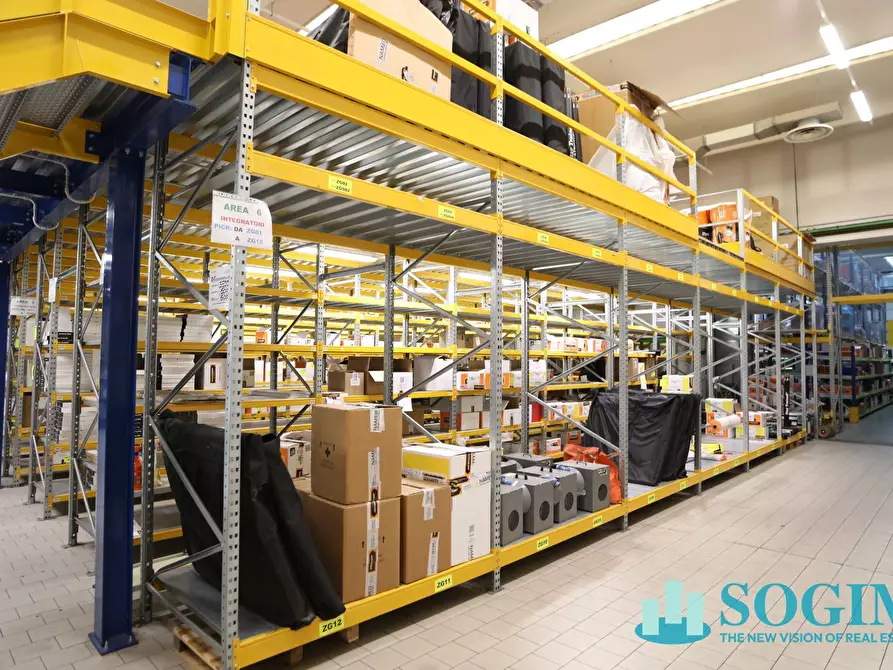 Immagine 31 di Capannone industriale in affitto  in maggi 120 a Lesmo