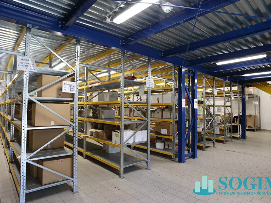 Immagine 33 di Capannone industriale in affitto  in maggi 120 a Lesmo