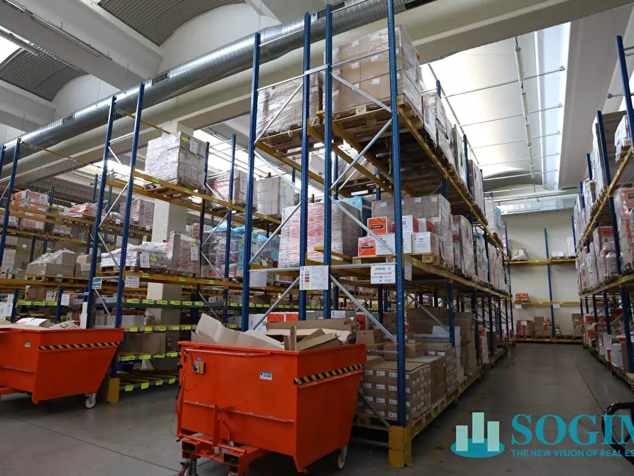 Immagine 37 di Capannone industriale in affitto  in maggi 120 a Lesmo