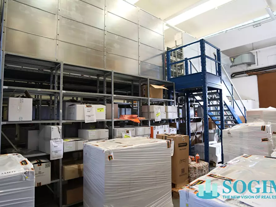 Immagine 39 di Capannone industriale in affitto  in maggi 120 a Lesmo