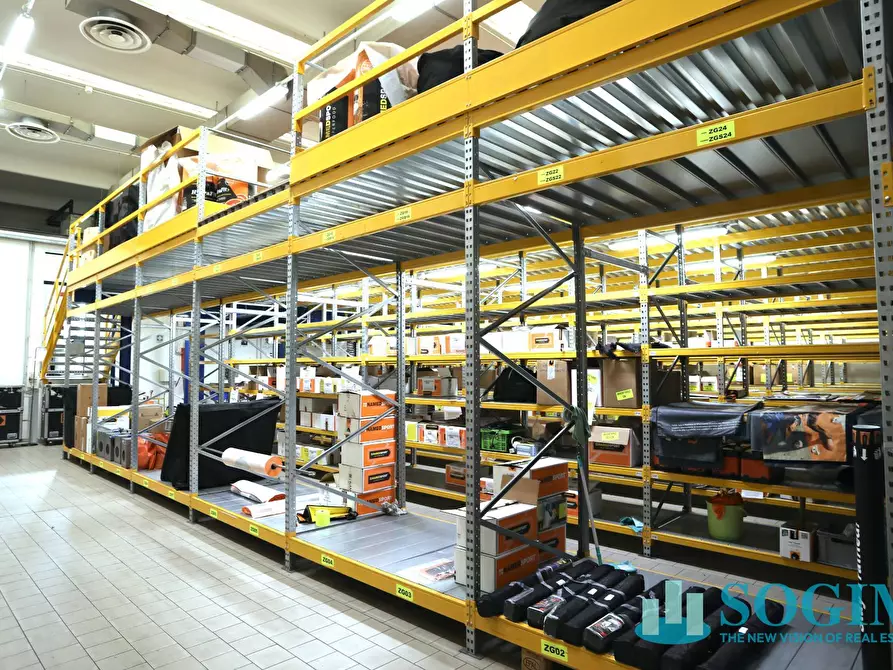 Immagine 48 di Capannone industriale in affitto  in maggi 120 a Lesmo