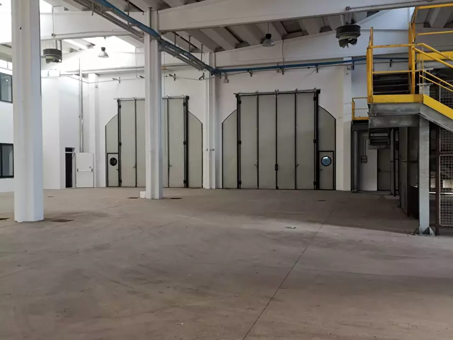 Immagine 2 di Capannone industriale in affitto  in Via Sirtori 10 a Rho