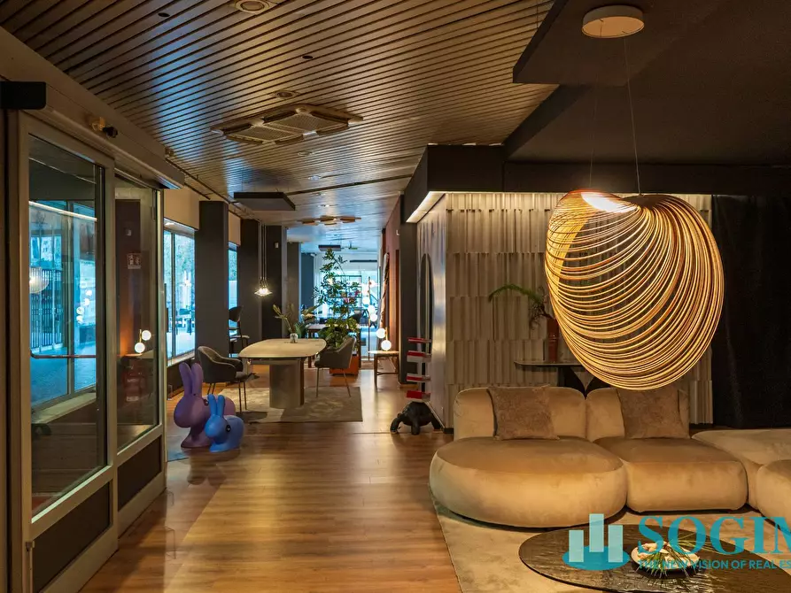 Immagine 8 di Negozio in vendita  in Via Milano a Como