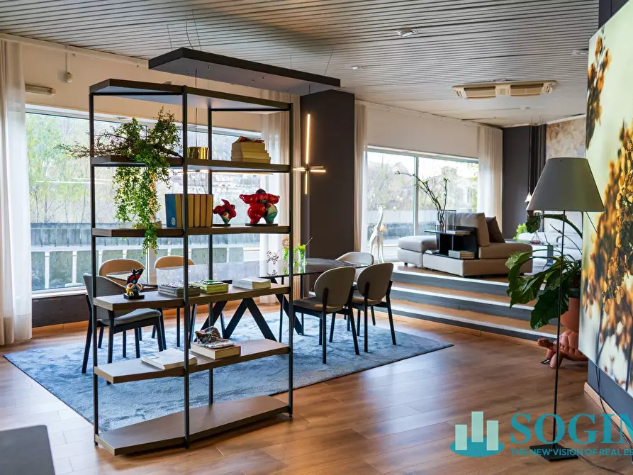 Immagine 12 di Negozio in vendita  in Via Milano a Como