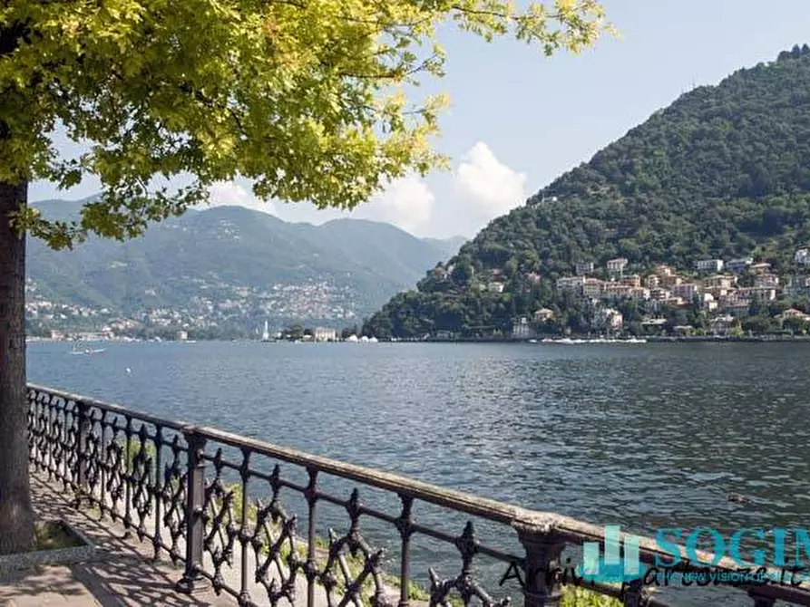 Immagine 1 di Magazzino in vendita  in via milano a Como