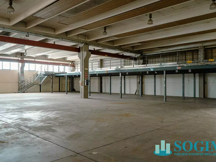 Immagine 13 di Capannone industriale in affitto  in Via Cesare Battisti 14 a Lurate Caccivio